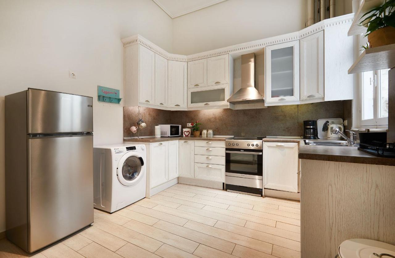 Chloe Boutique Apartments Plaka Атина Екстериор снимка