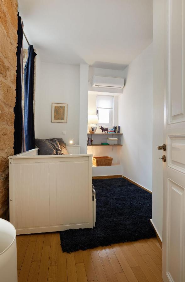 Chloe Boutique Apartments Plaka Атина Екстериор снимка