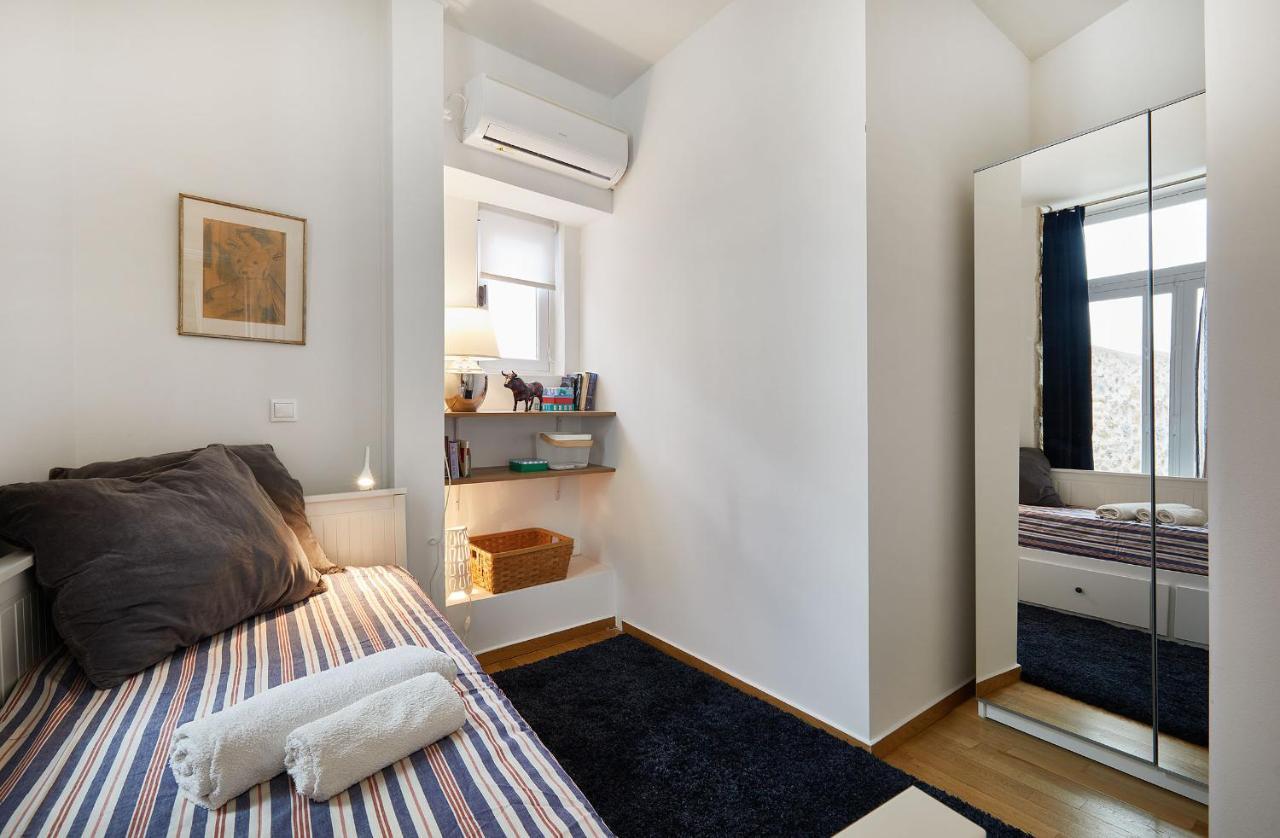 Chloe Boutique Apartments Plaka Атина Екстериор снимка