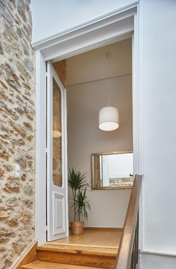 Chloe Boutique Apartments Plaka Атина Екстериор снимка