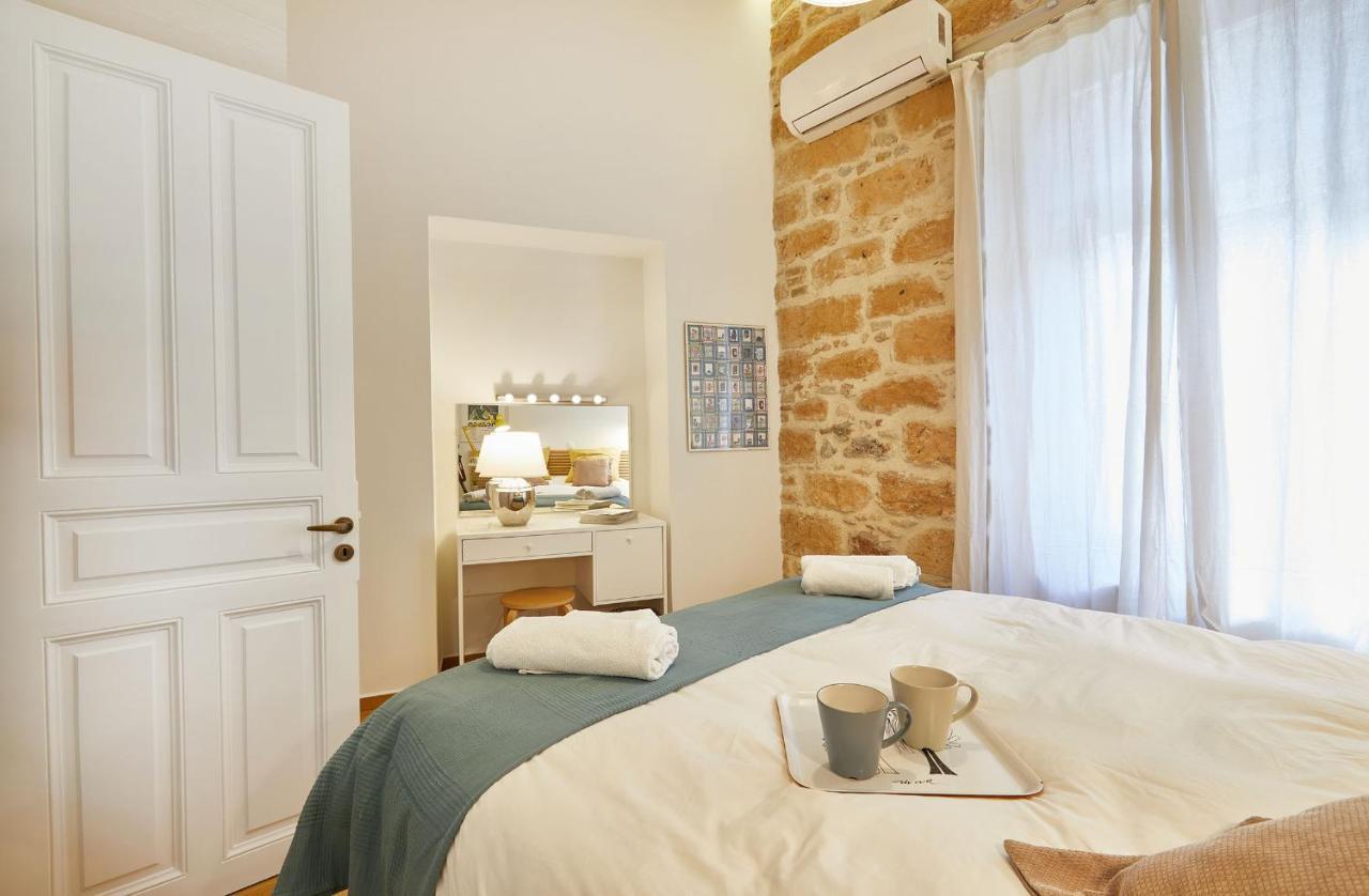 Chloe Boutique Apartments Plaka Атина Екстериор снимка