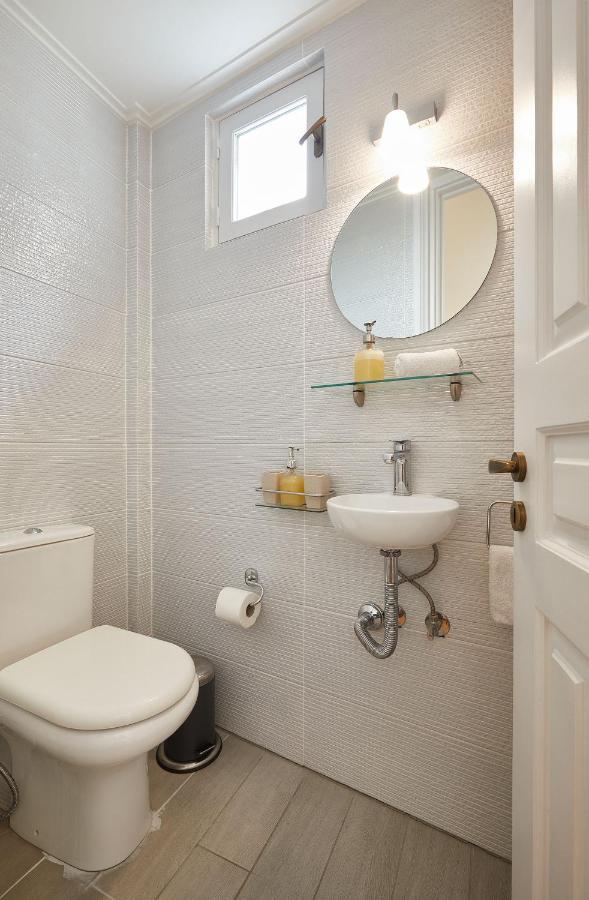 Chloe Boutique Apartments Plaka Атина Екстериор снимка
